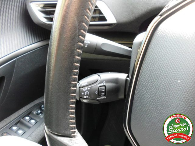 PEUGEOT 3008 usata, con USB