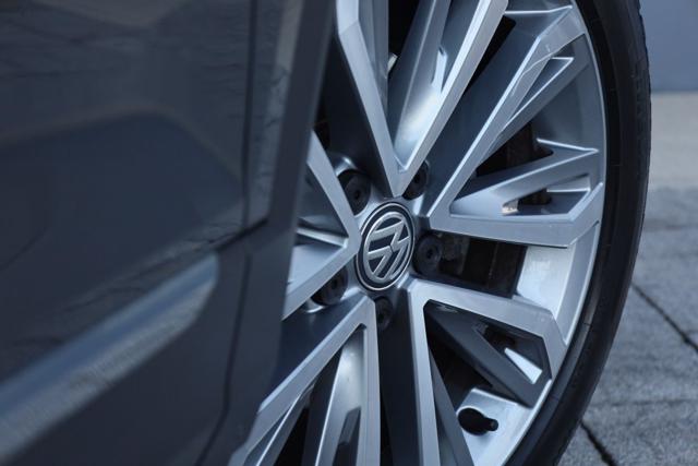 VOLKSWAGEN T-Roc usata, con Airbag testa