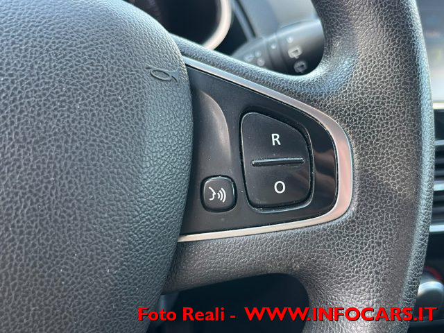 RENAULT Clio usata, con Specchietti laterali elettrici