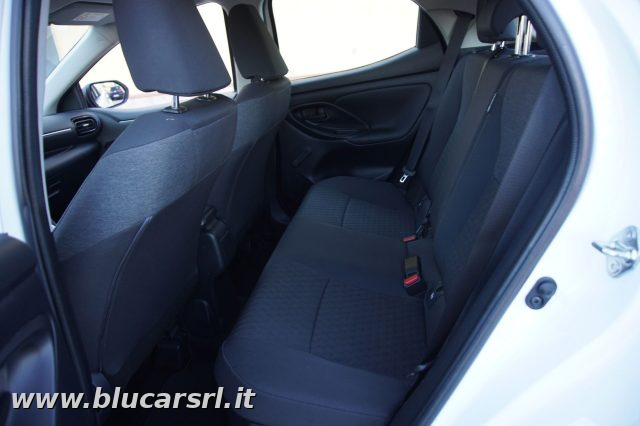 TOYOTA Yaris usata, con Sedile posteriore sdoppiato