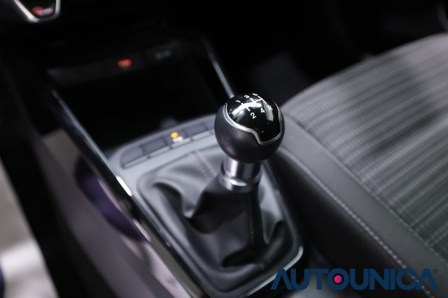 KIA Stonic usata, con Sensori di parcheggio anteriori