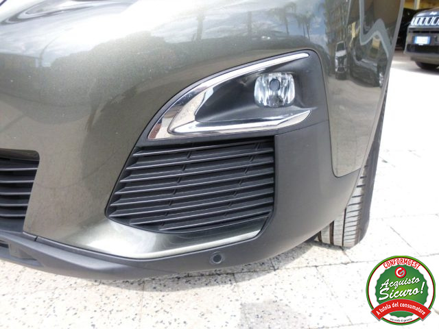 PEUGEOT 3008 usata, con Sensori di parcheggio posteriori