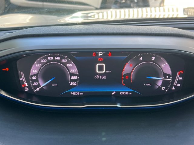 PEUGEOT 5008 usata, con Fari Xenon