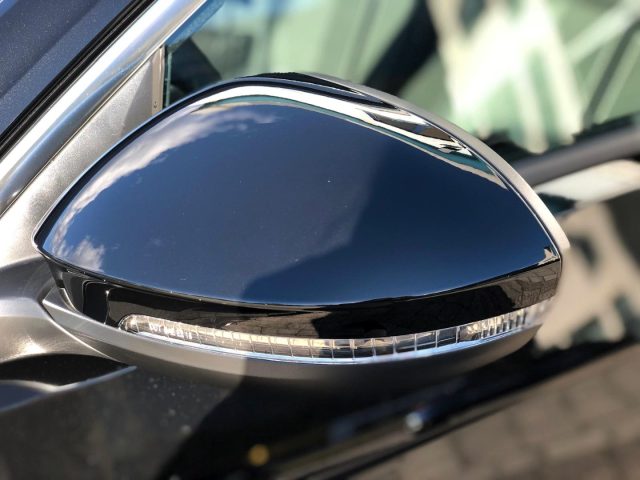 VOLKSWAGEN T-Roc usata, con Controllo automatico clima