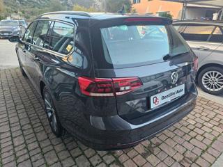 VOLKSWAGEN Passat Variant usata, con Airbag