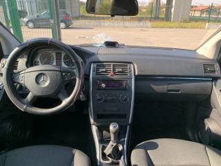 MERCEDES-BENZ B 180 usata, con Fendinebbia