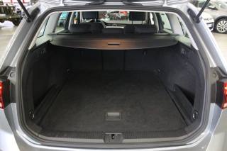 VOLKSWAGEN Passat Variant usata, con Sedile posteriore sdoppiato