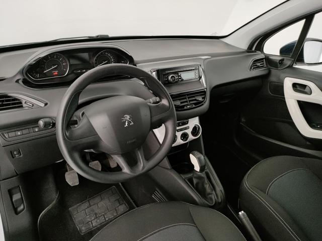 PEUGEOT 208 usata, con Autoradio