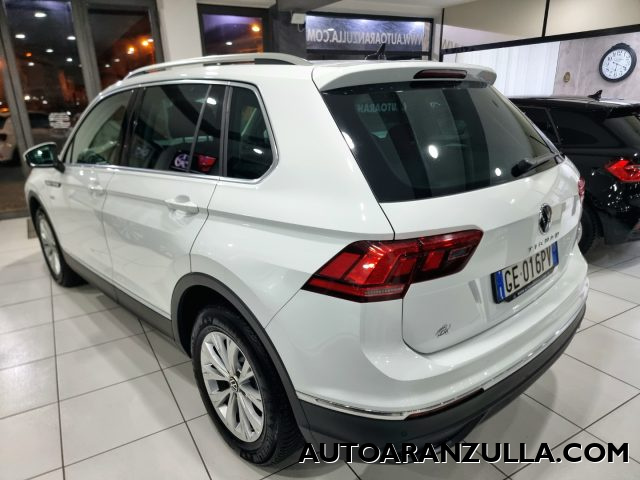VOLKSWAGEN Tiguan usata, con Autoradio