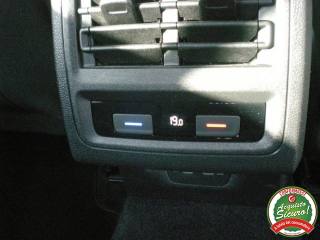 VOLKSWAGEN Golf usata, con USB