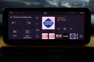 JEEP Avenger usata, con USB