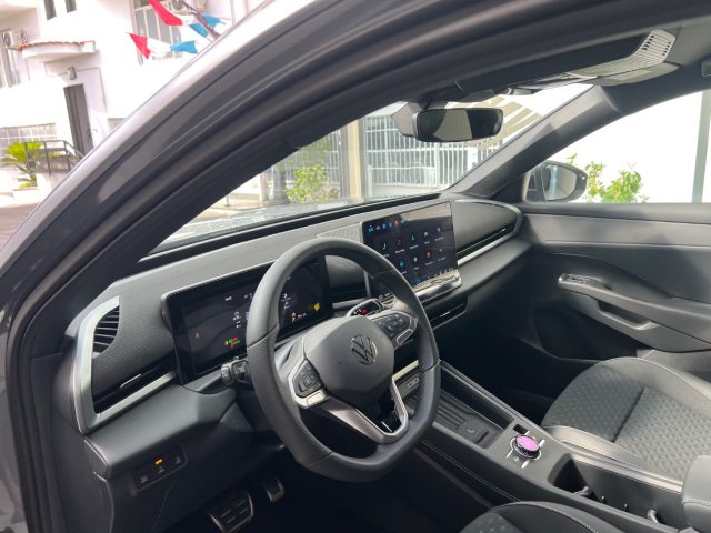 VOLKSWAGEN T-Roc usata, con Telecamera per parcheggio assistito