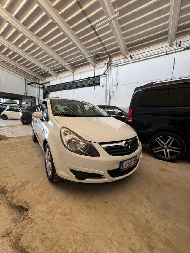 OPEL Corsa usata, con Airbag laterali