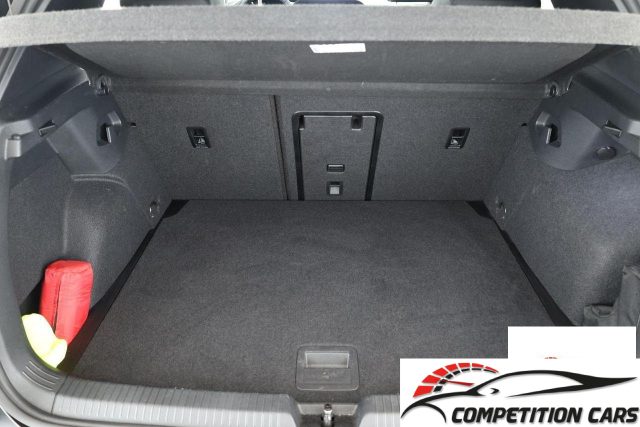 VOLKSWAGEN Golf usata, con Sensori di parcheggio posteriori