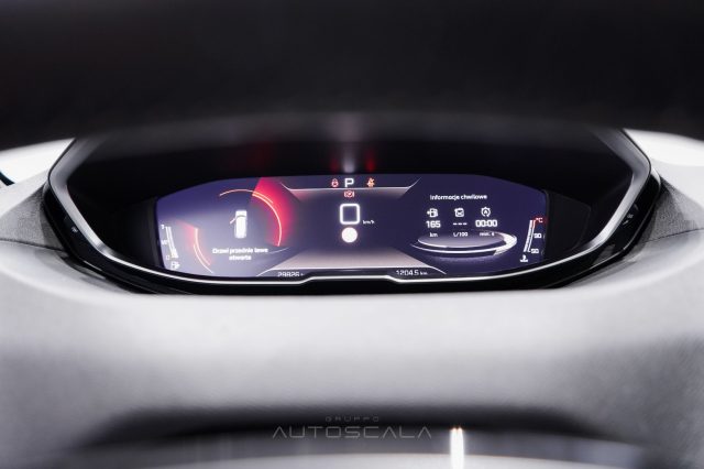 PEUGEOT 5008 usata, con Sistema di navigazione