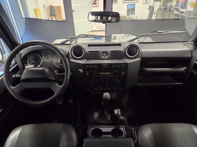 LAND ROVER Defender usata, con Gancio traino