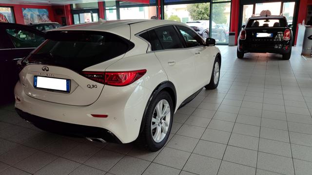 INFINITI Q30 usata, con Airbag Passeggero