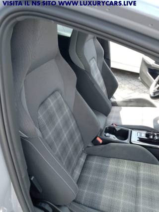 VOLKSWAGEN Golf usata, con Touch screen