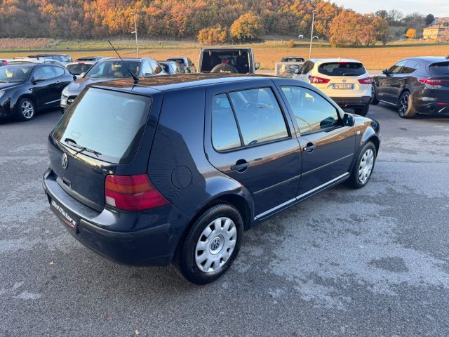 VOLKSWAGEN Golf usata, con Autoradio