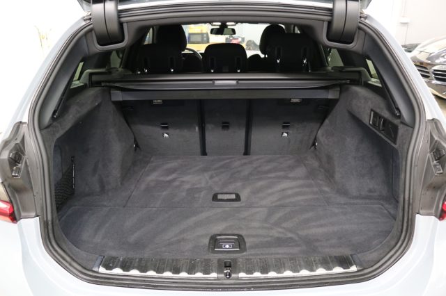 BMW 320 usata, con Fari LED