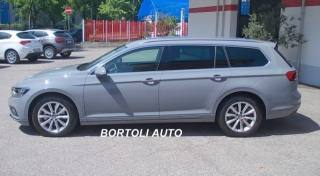 VOLKSWAGEN Passat Variant usata, con Airbag laterali