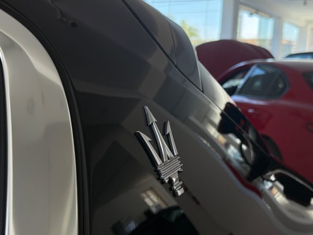 MASERATI Grecale usata, con Chiusura centralizzata