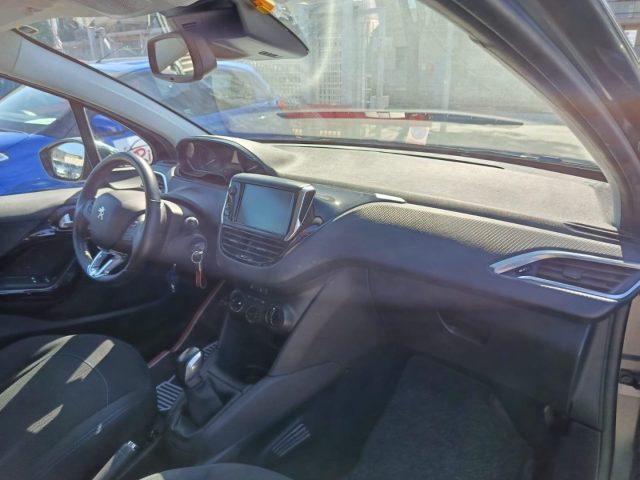 PEUGEOT 208 usata, con Autoradio
