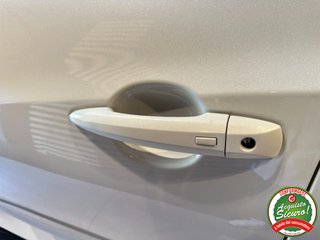 NISSAN Juke usata, con Fari LED