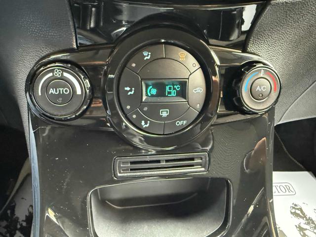 FORD Fiesta usata, con Specchietti laterali elettrici