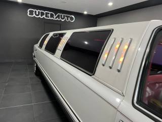 LINCOLN Town Car usata, con Controllo trazione