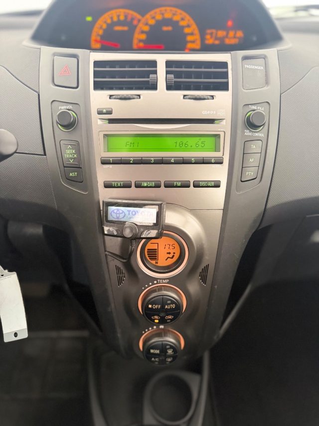 TOYOTA Yaris usata 17