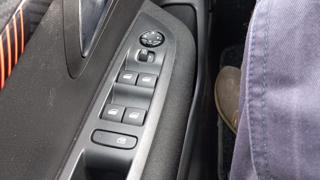 PEUGEOT 208 usata, con Bluetooth