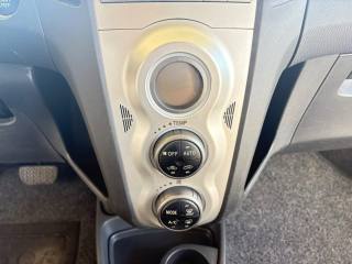 TOYOTA Yaris usata, con Isofix