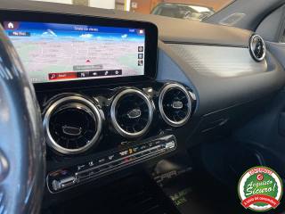 MERCEDES-BENZ GLA 200 usata, con Park Distance Control