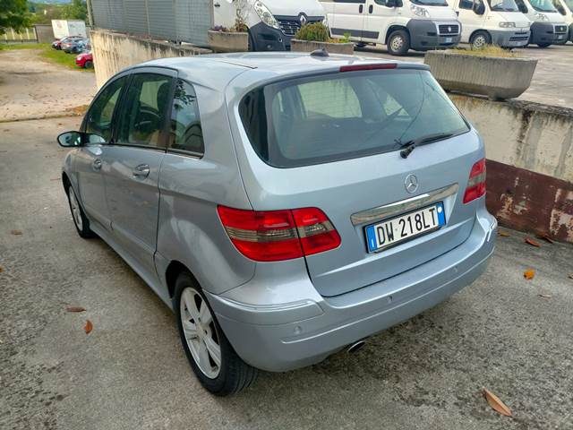 MERCEDES-BENZ B 200 usata, con Airbag