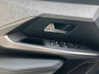 PEUGEOT 3008 usata, con Controllo elettronico della corsia