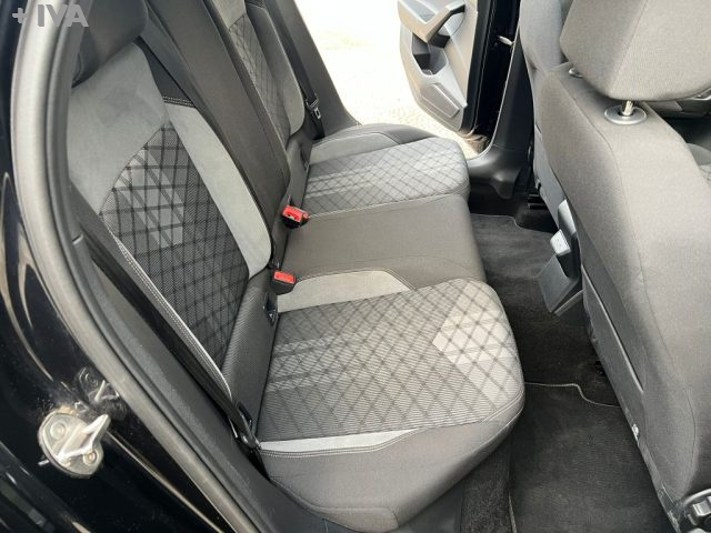 VOLKSWAGEN Taigo usata 15