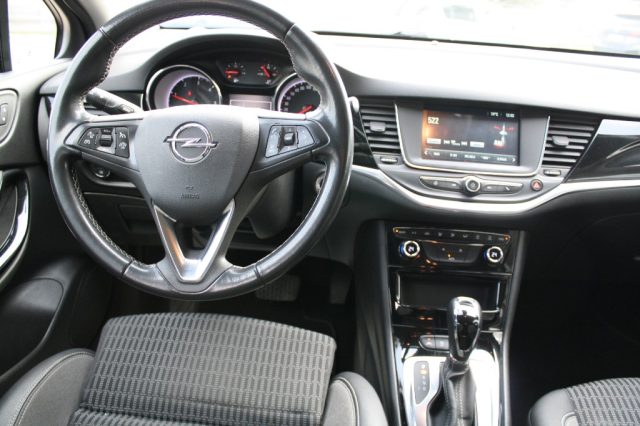 OPEL Astra usata, con Fari LED