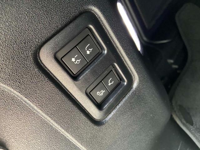 LAND ROVER Defender usata, con Trazione integrale