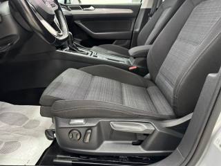 VOLKSWAGEN Passat Variant usata, con ESP