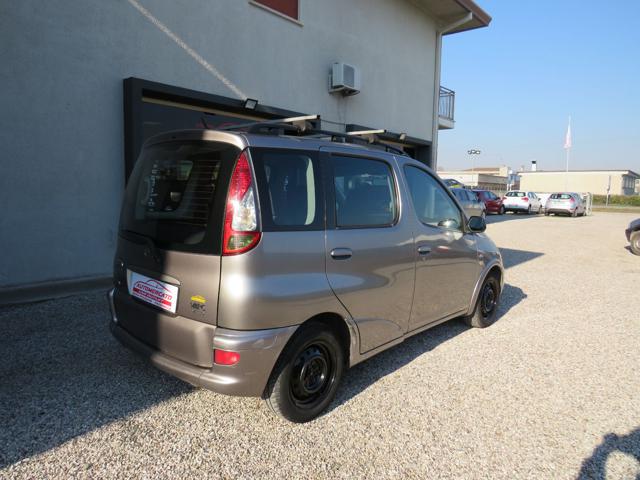 TOYOTA Yaris usata, con Alzacristalli elettrici