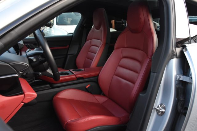 PORSCHE Taycan usata, con Boardcomputer