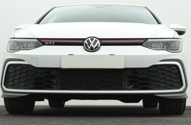 VOLKSWAGEN Golf usata, con Isofix