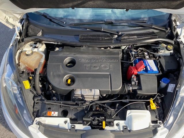 FORD Fiesta usata, con USB