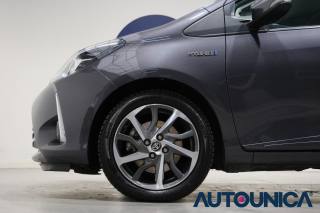 TOYOTA Yaris usata, con Fari LED