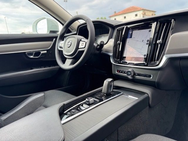 VOLVO V90 Cross Country usata, con Boardcomputer