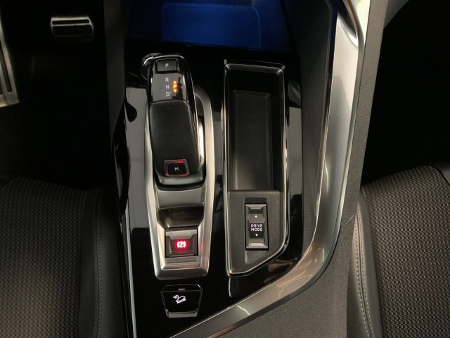 PEUGEOT 3008 usata, con Volante in pelle