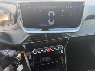 PEUGEOT 2008 usata, con Fari LED