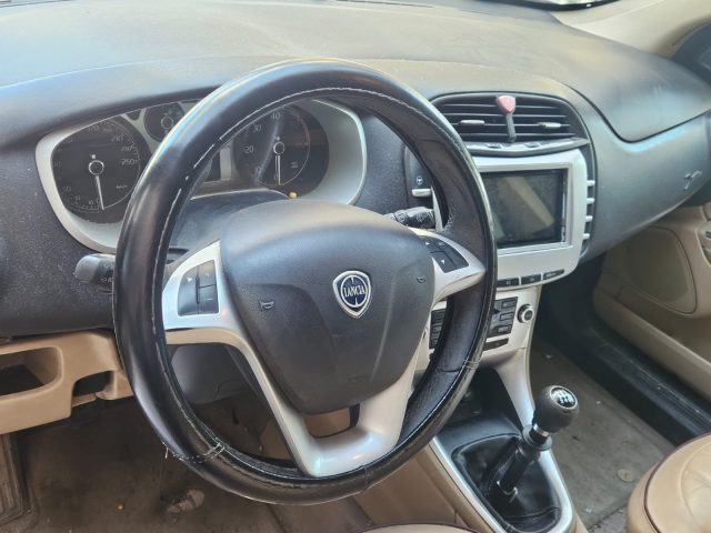 LANCIA Delta usata, con Autoradio