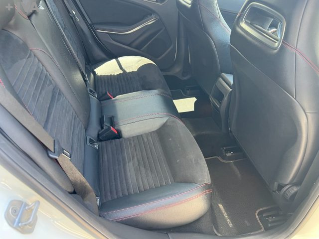 MERCEDES-BENZ GLA 220 usata 17